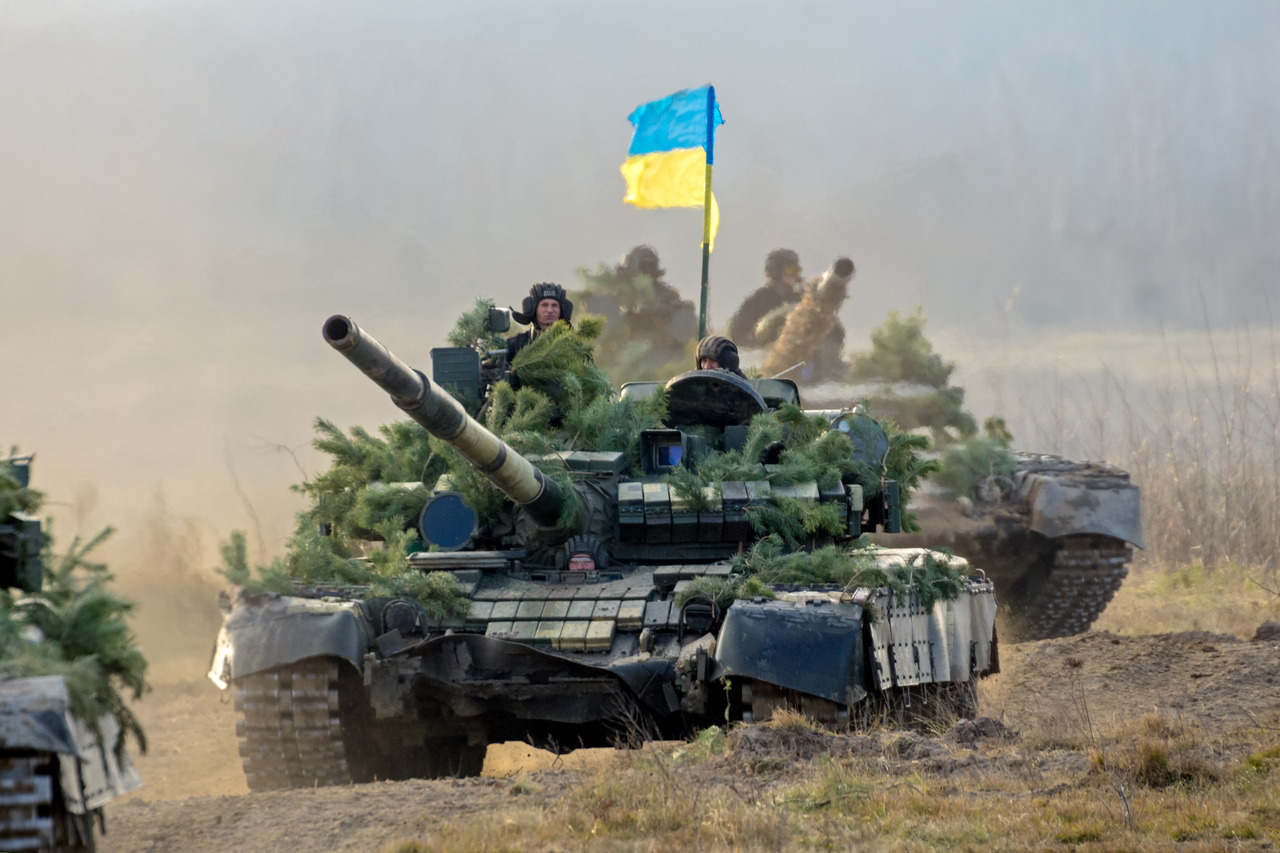 Tanks T-80 of the Ukrainian army at the training ground during the exercises.